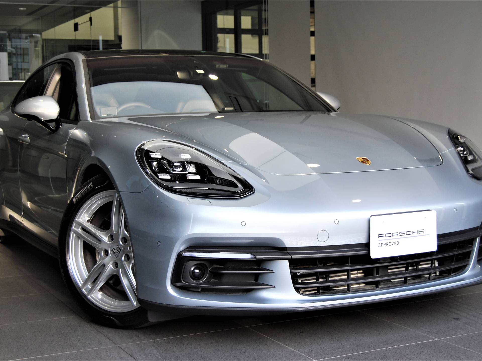 Porsche 19 ポルシェ Panamera の中古車を ポルシェセンター調布で購入