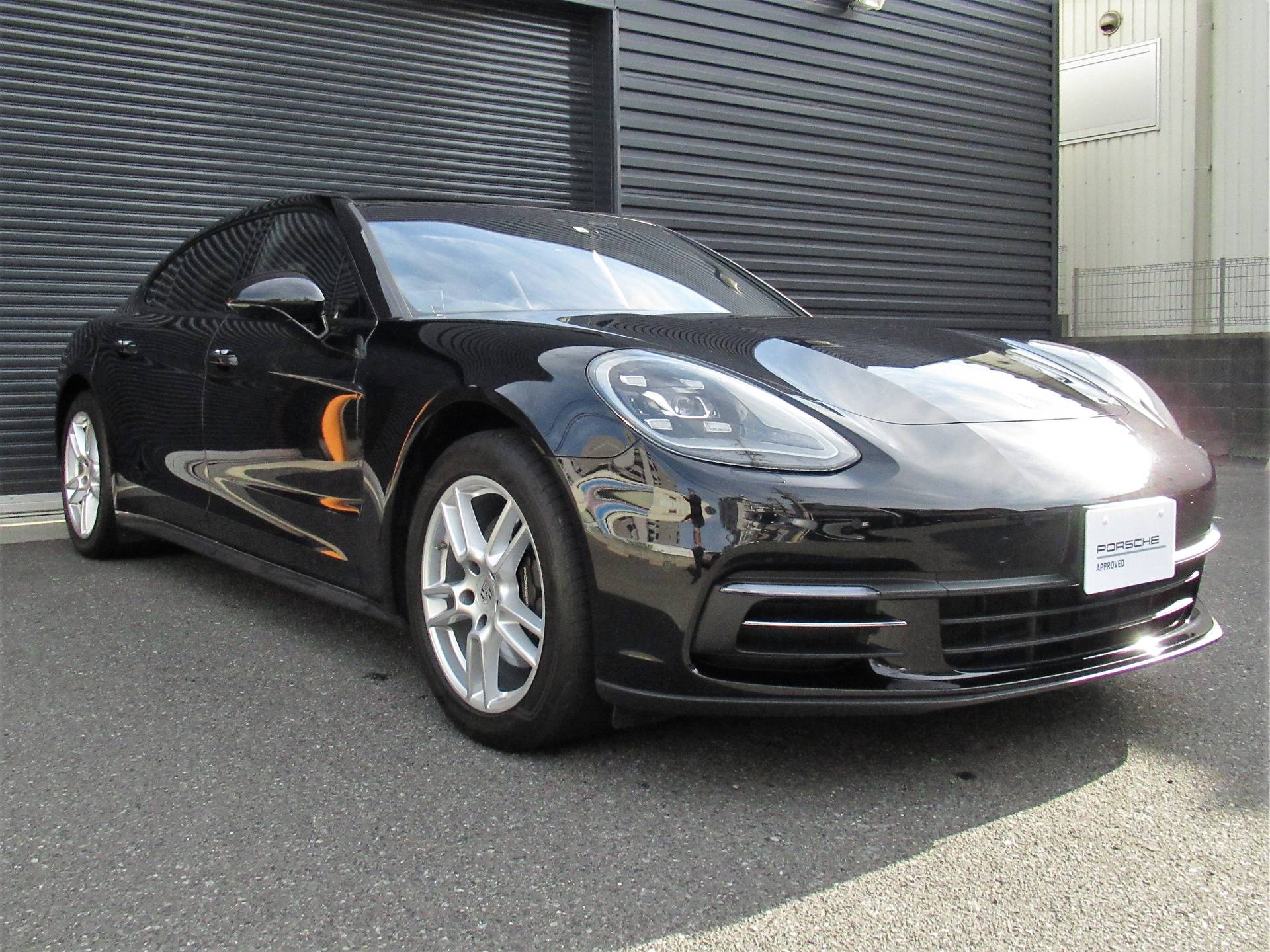 Porsche Panamera 4 Executive の中古車を Pc 堺 西大阪認定中古車センターで購入