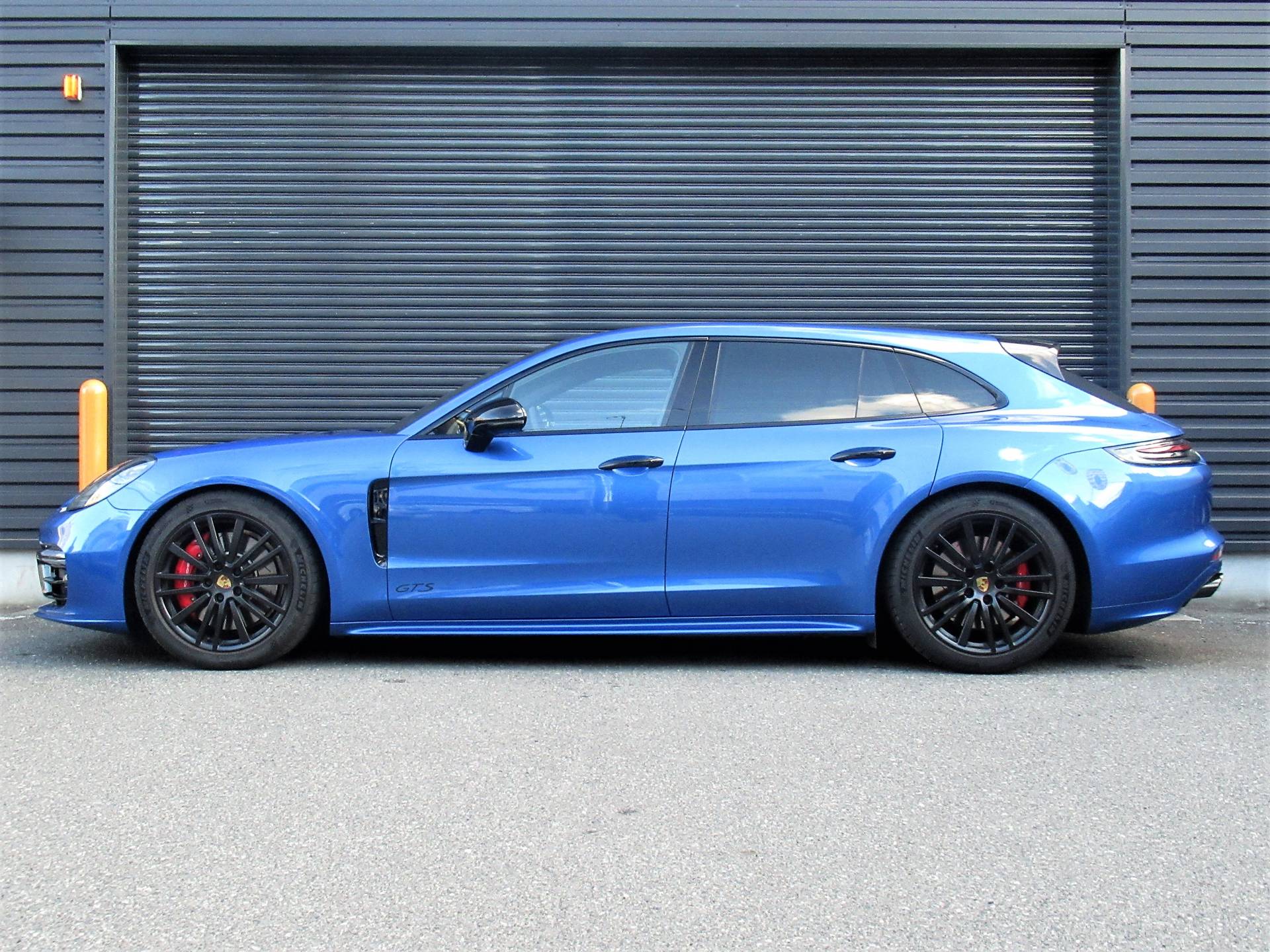 Porsche Panamera Gts Sport Turismo の中古車を Pc 堺 西大阪認定中古車センターで購入