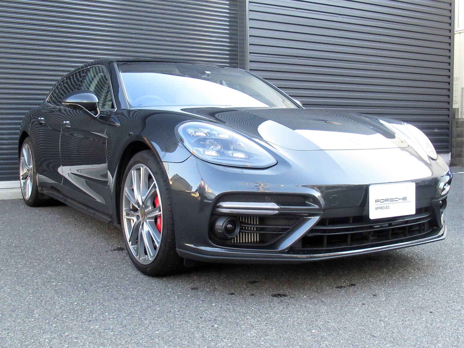 Porsche Panamera Turbo Sport Turismo の中古車を Pc 堺 西大阪認定中古車センターで購入